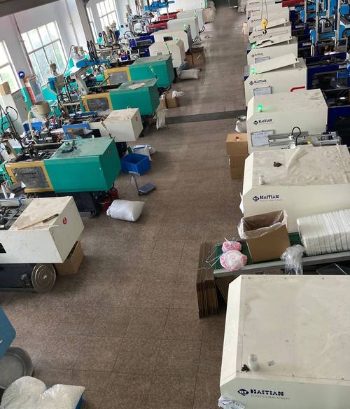 查看工厂全部商品2工厂真实性保障17年主营:塑料盖化妆品包装塑料罐pp